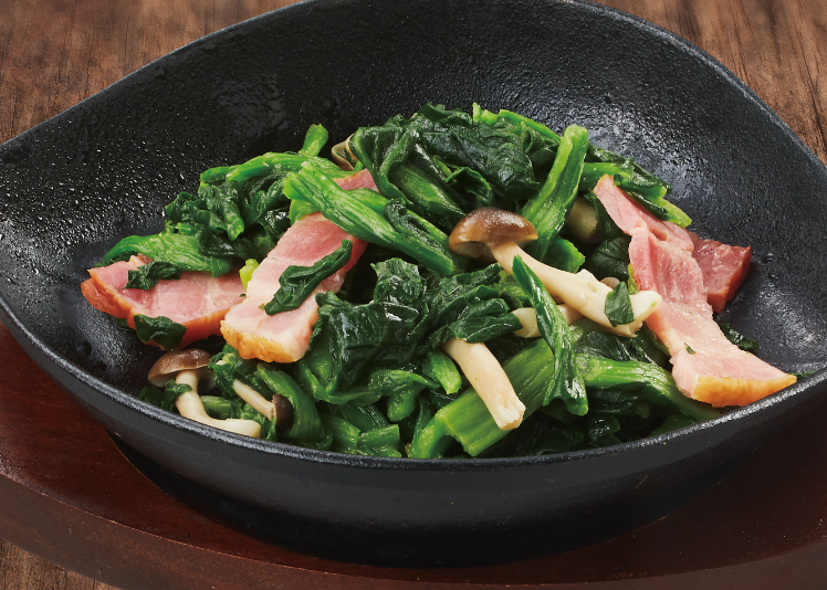 ほうれん草とベーコンのバターソテー