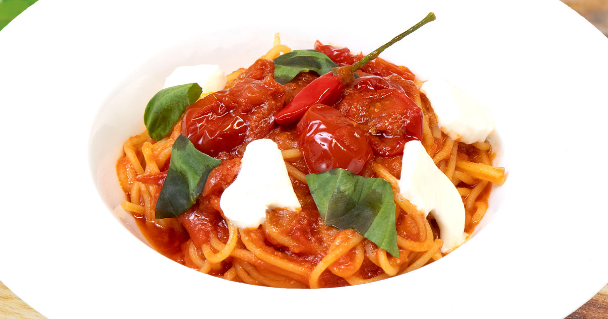 フレッシュモッツァレラとポモドーロのパスタ